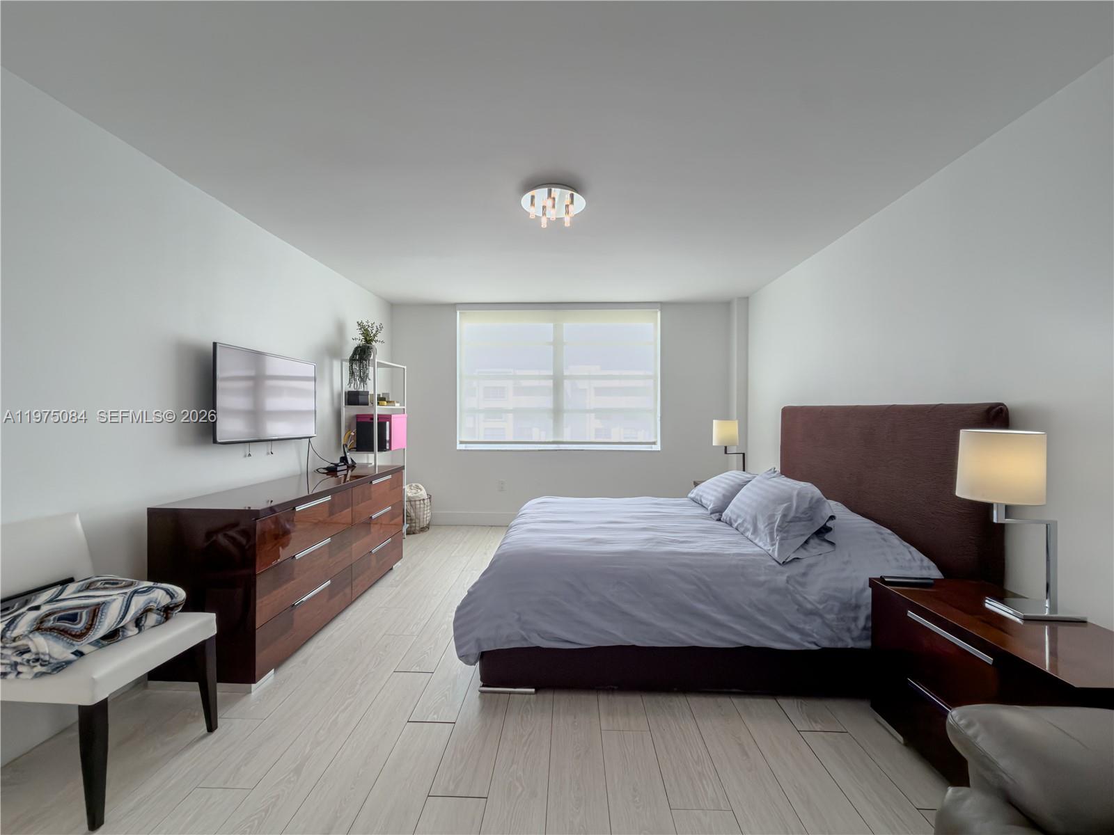 COMMODORE PLAZA CONDO - Residential