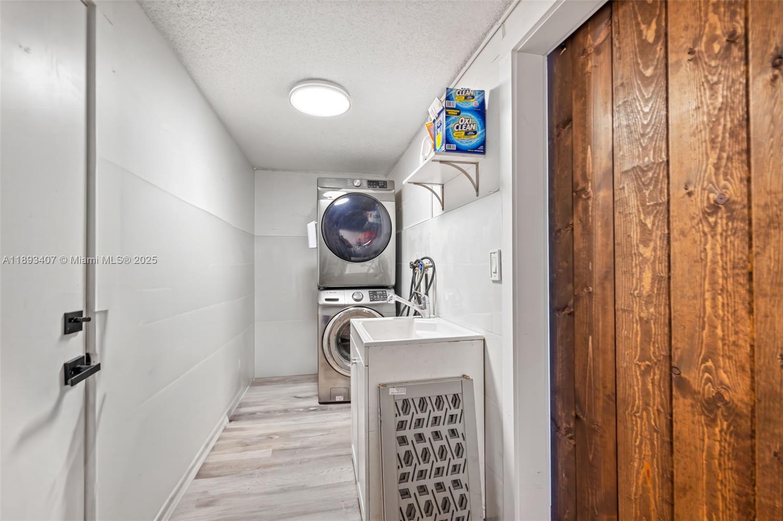 BONAVENTURE LAKES - Residential Lease