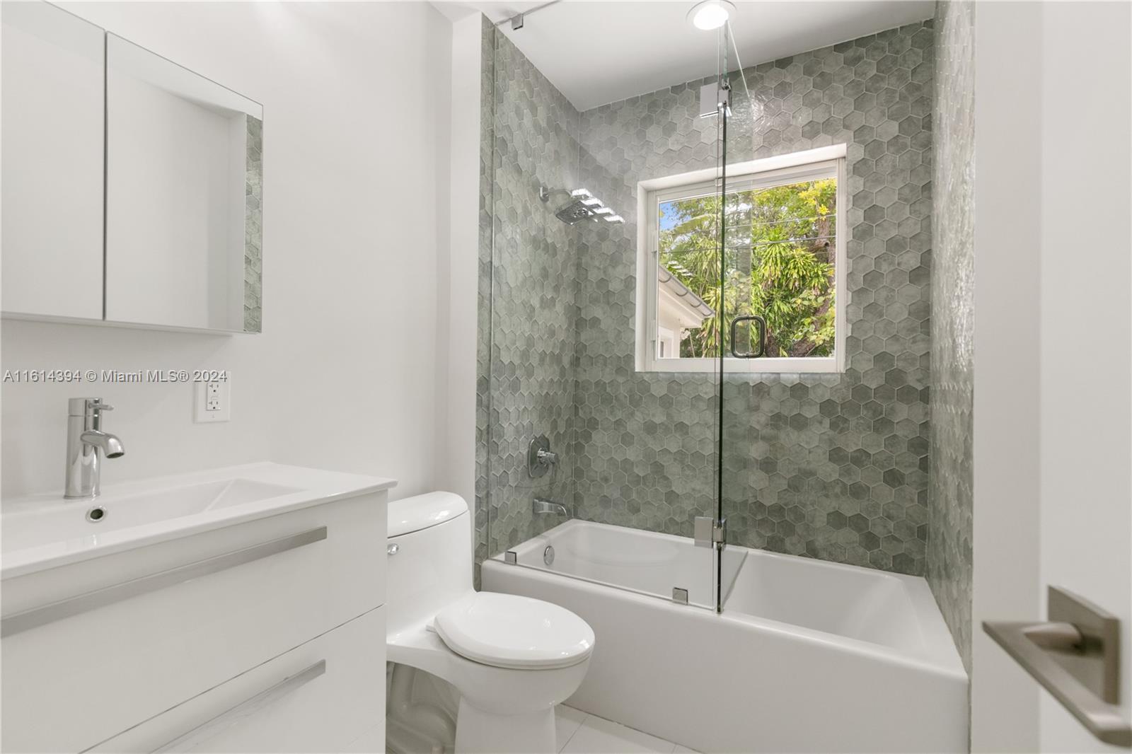 BAY HEIGHTS - Residential