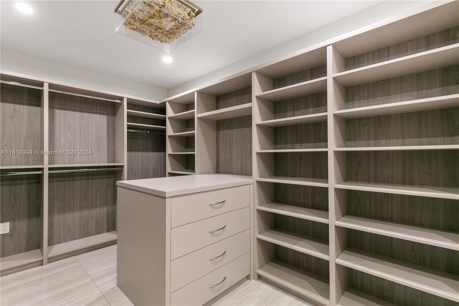 BAY HEIGHTS - Residential