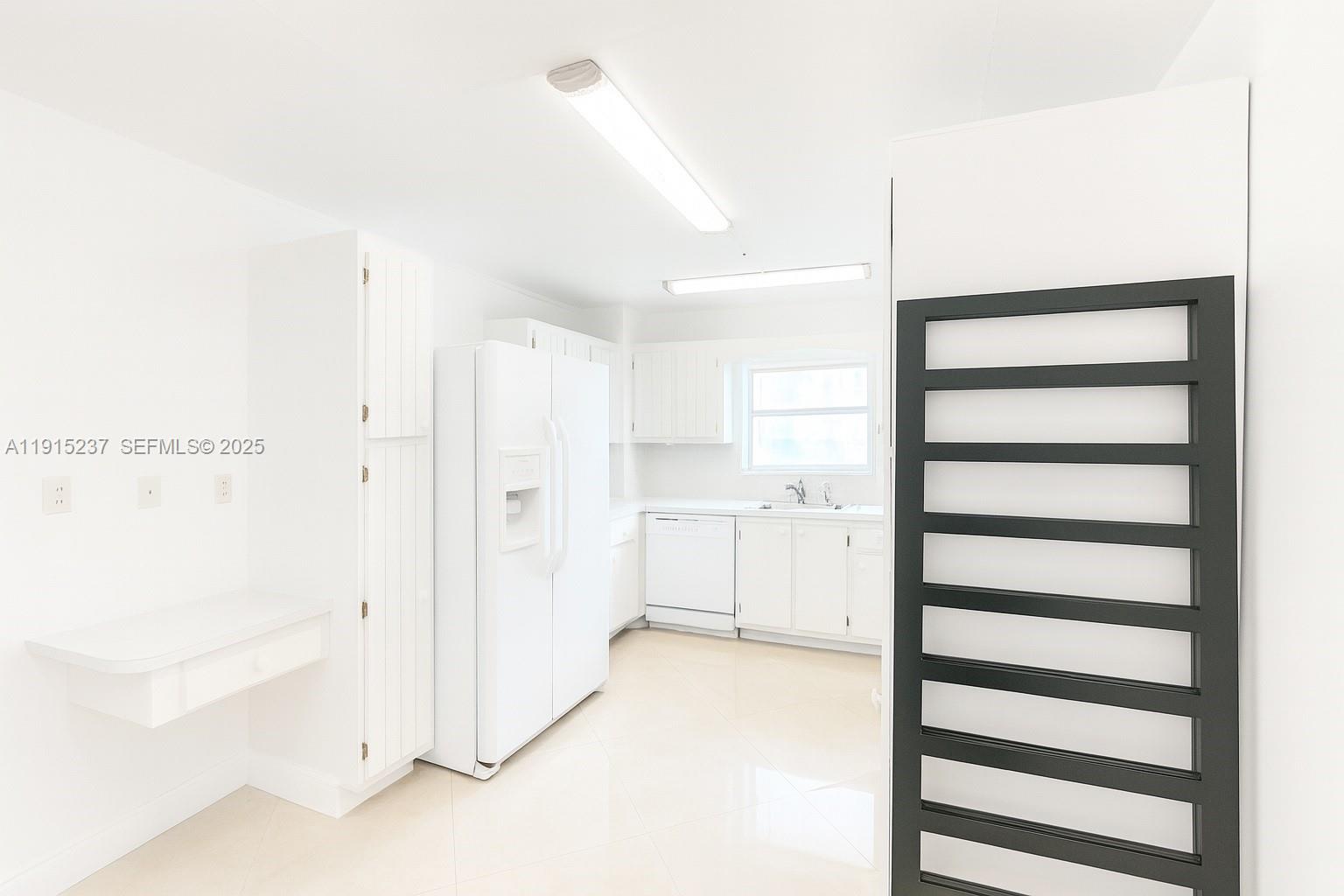 COMMODORE PLAZA CONDO - Residential Lease