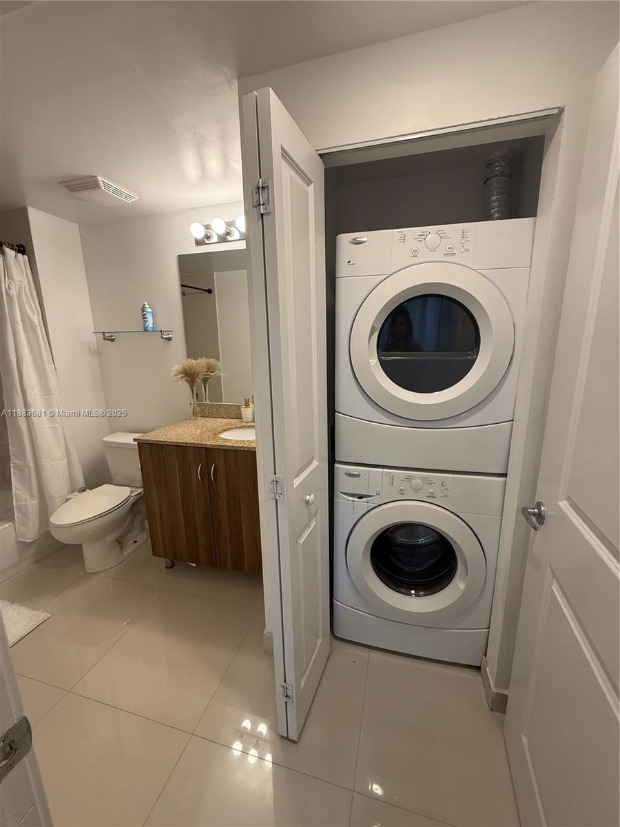 23 BISCAYNE BAY CONDO - Residential Lease