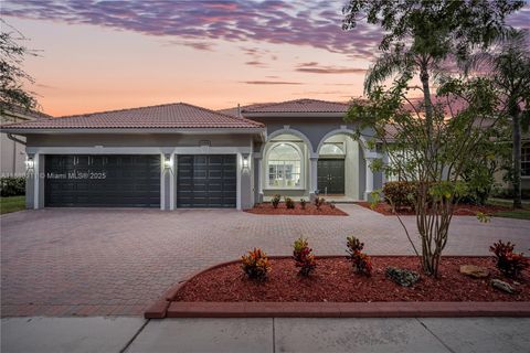 Photo of 12814 NW 20th St, Pembroke Pines, FL 33028 (MLS # A11886311)
