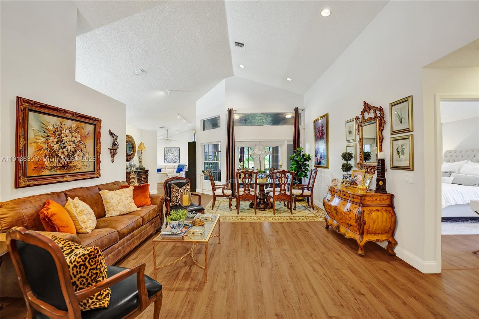 COUNTRY ISLES COVE - Residential