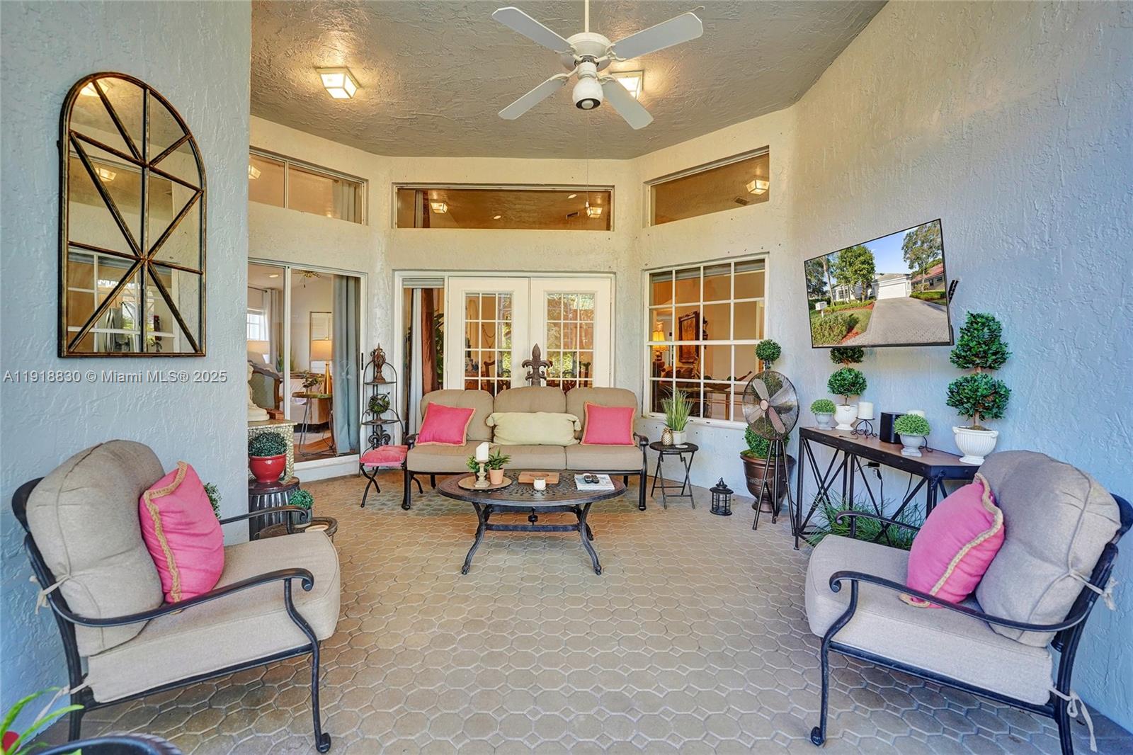 COUNTRY ISLES COVE - Residential