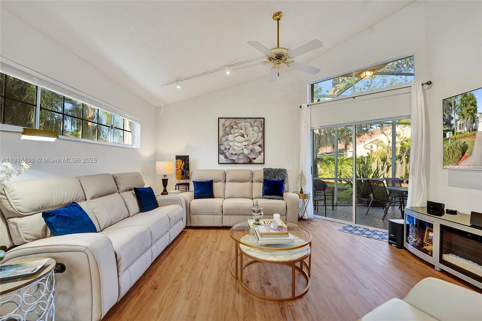 COUNTRY ISLES COVE - Residential