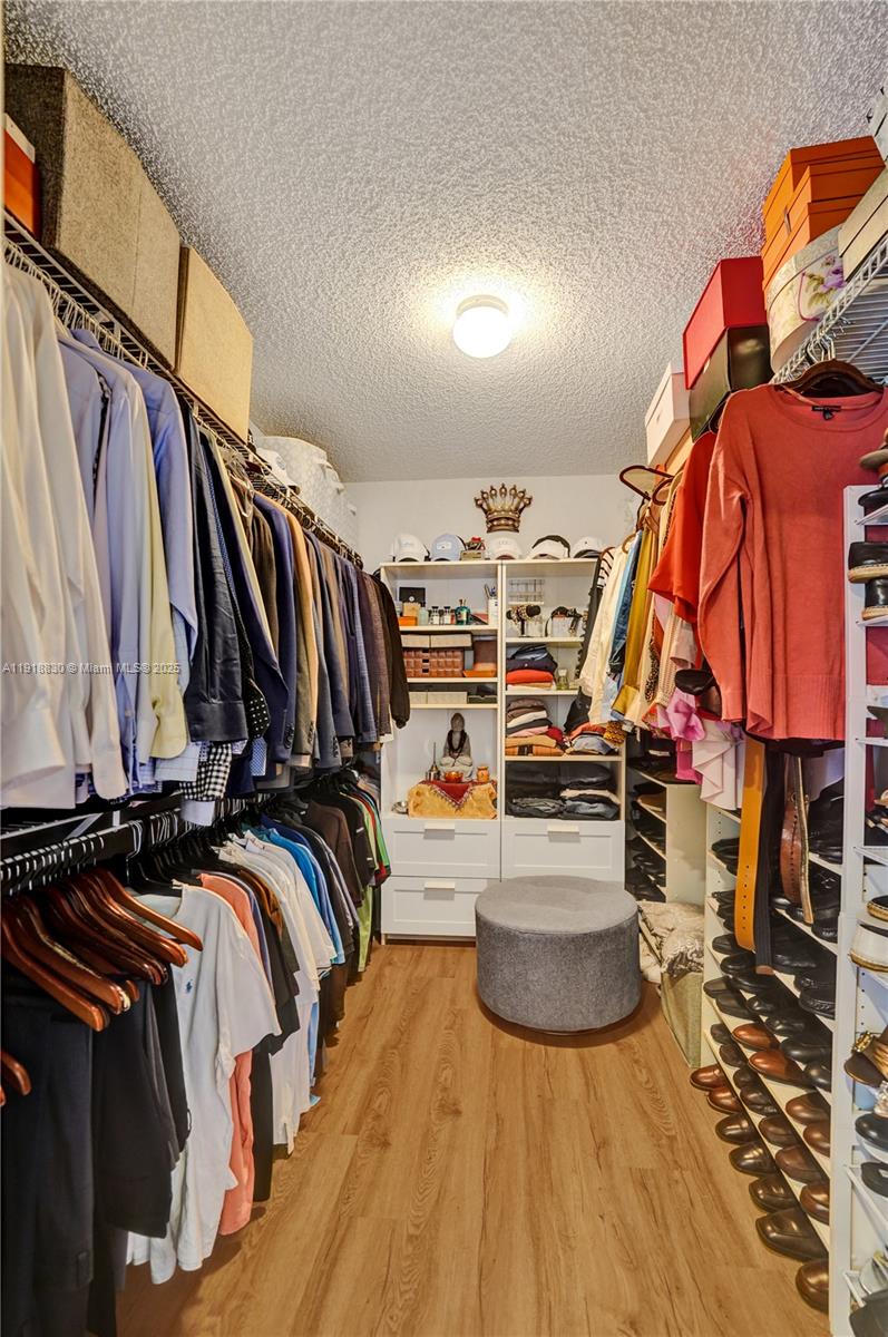 COUNTRY ISLES COVE - Residential