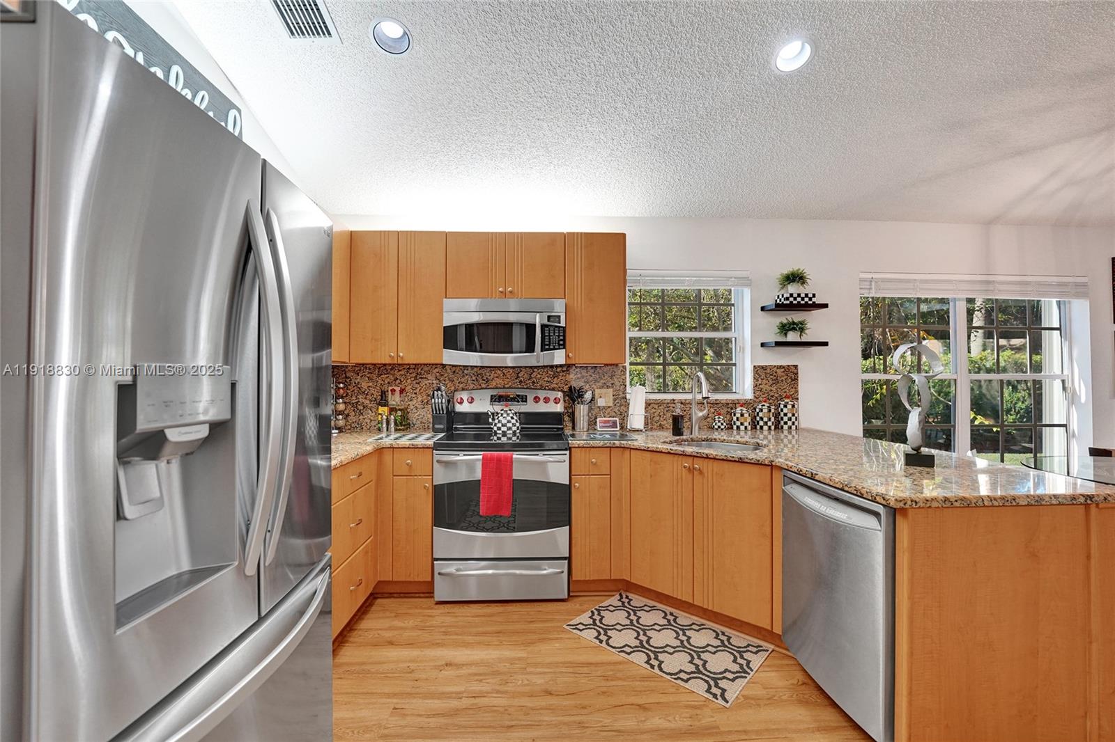 COUNTRY ISLES COVE - Residential