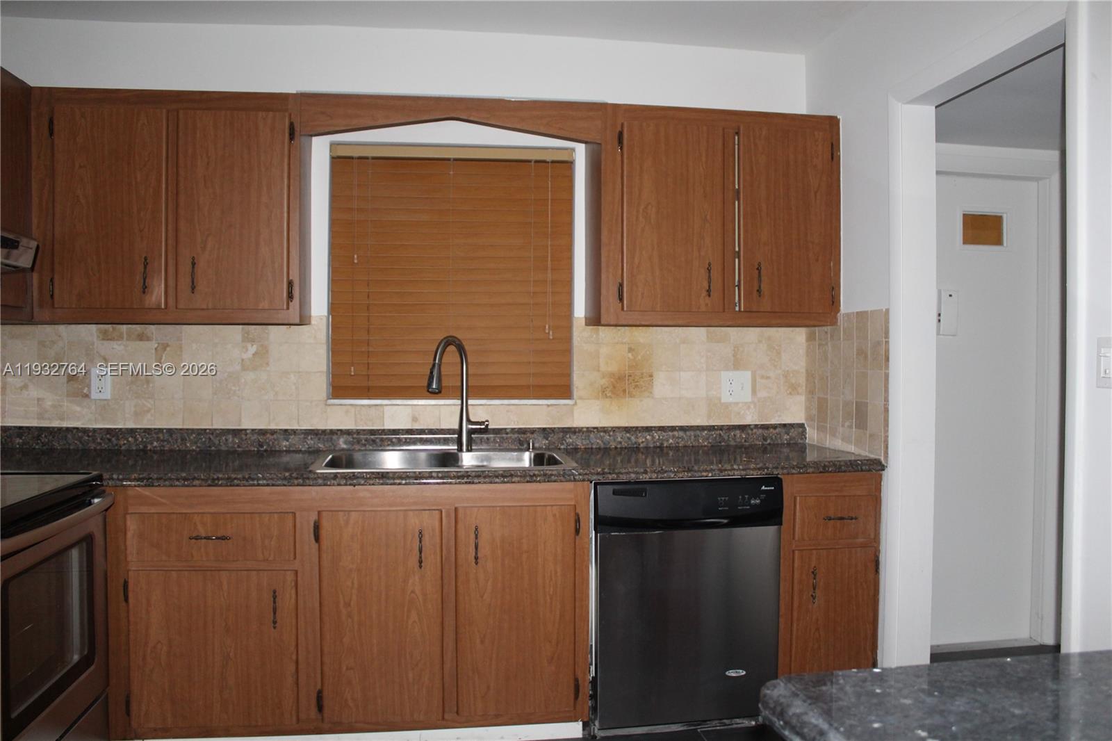 OAK HILLS CONDO NO V - Residential