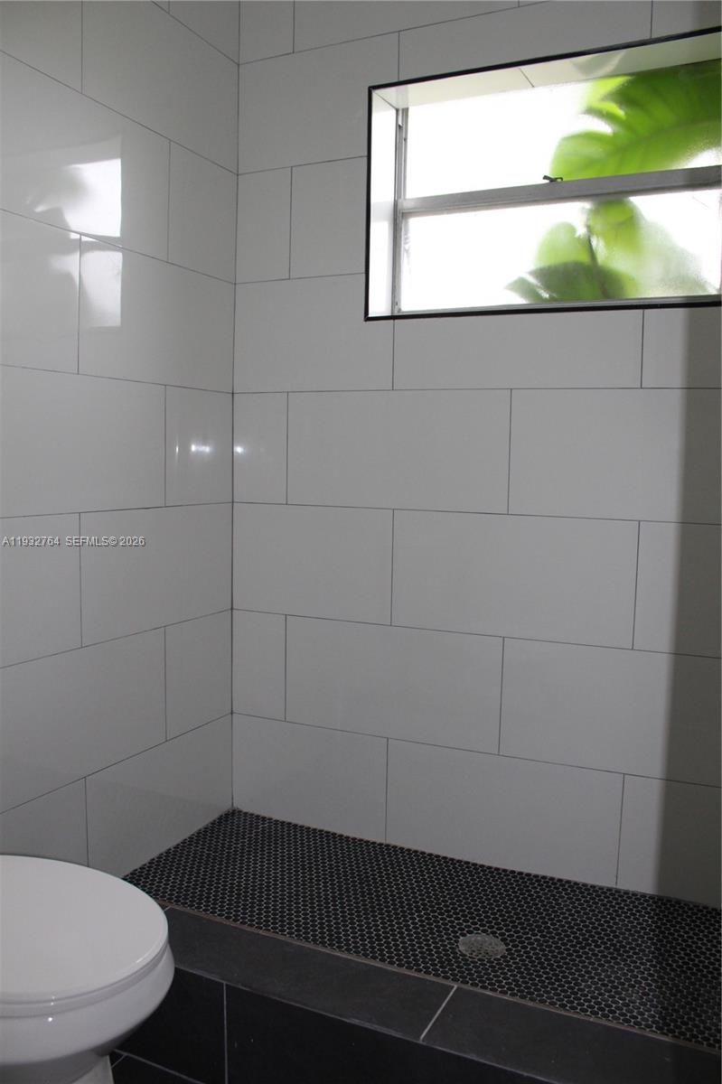 OAK HILLS CONDO NO V - Residential