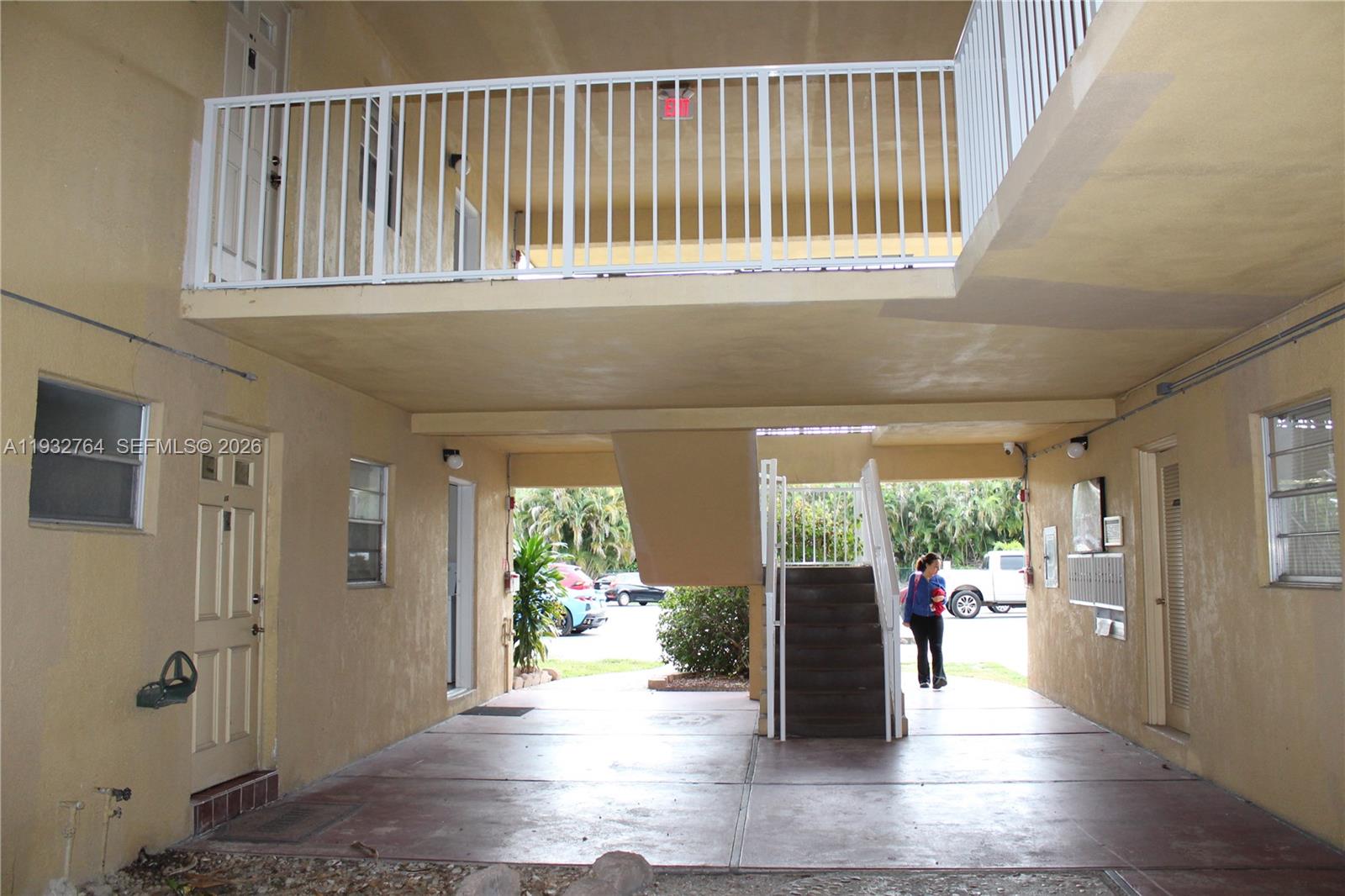 OAK HILLS CONDO NO V - Residential