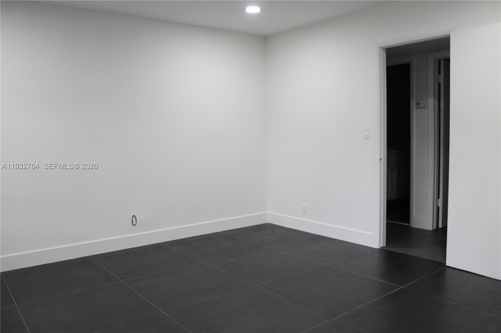 OAK HILLS CONDO NO V - Residential