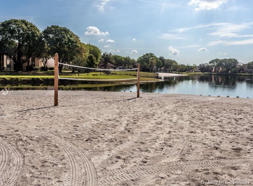 VISTA LAGO AT THE HAMMOCK - Residential Lease