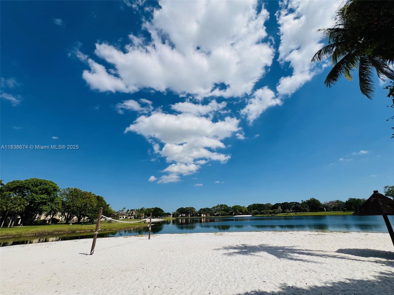 VISTA LAGO AT THE HAMMOCK - Residential