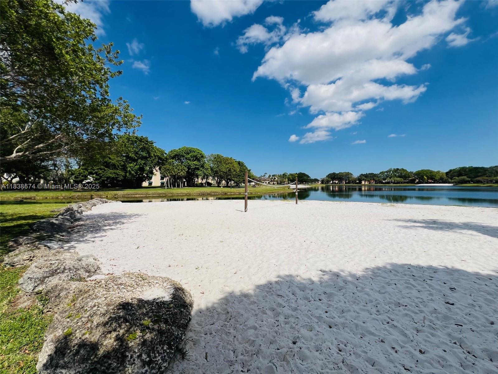 VISTA LAGO AT THE HAMMOCK - Residential
