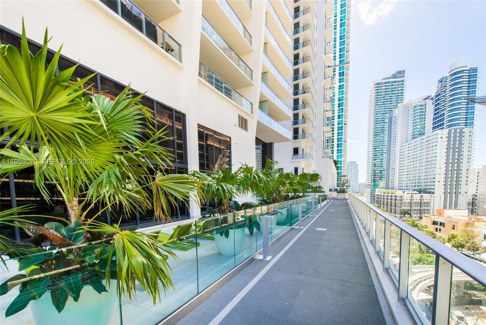 1010 Brickell Condo - Residential