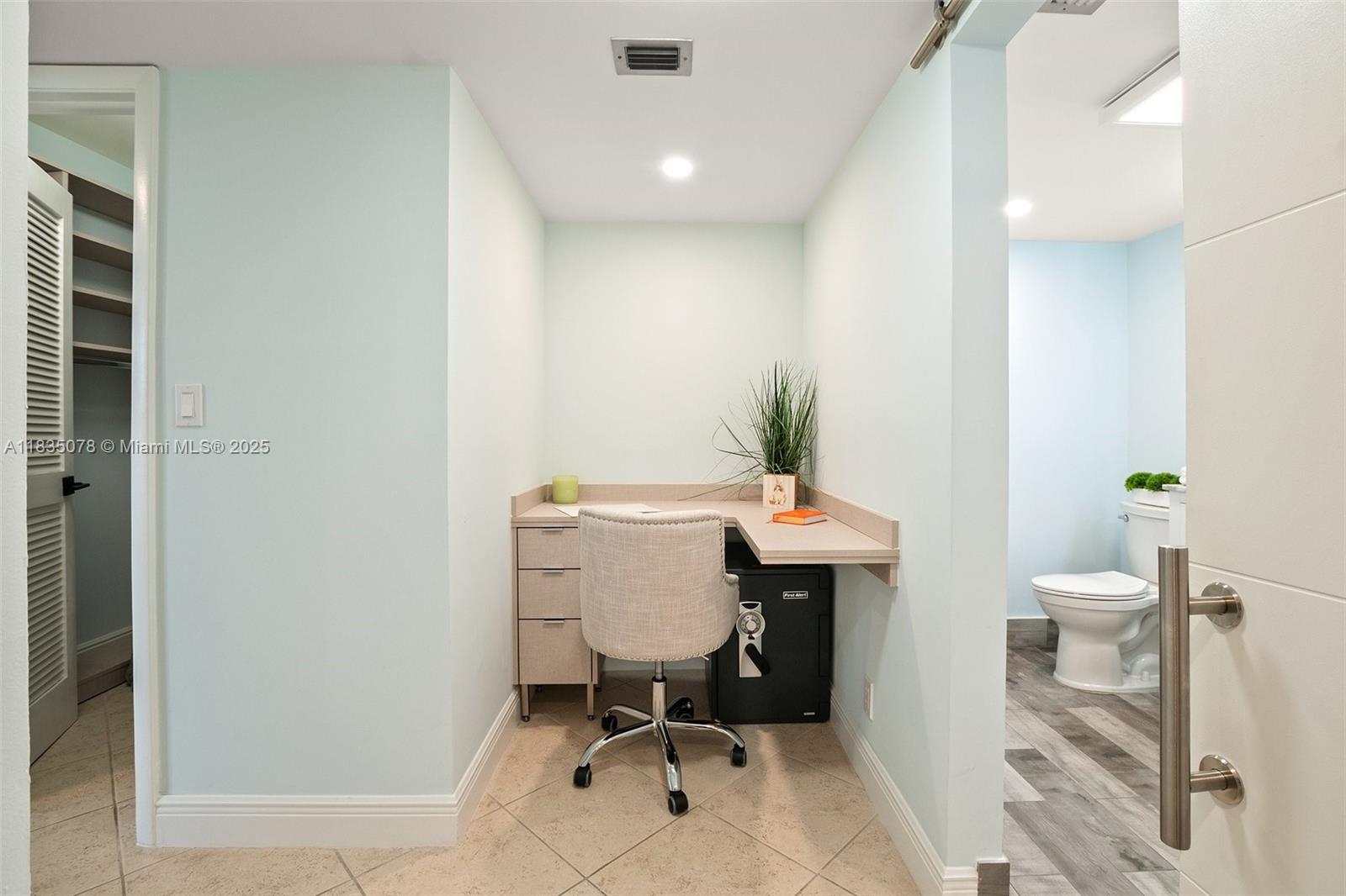 ANCHOR BAY CLUB CONDO - Residential