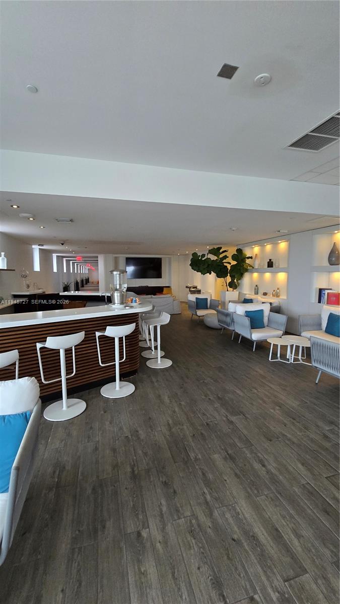 BEACHWALK CONDOMINIUM - Residential