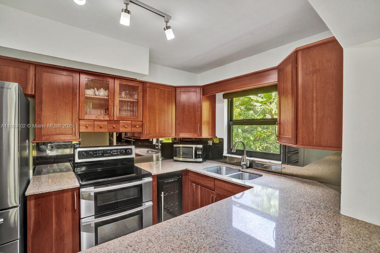 FOREST COVE - Residential