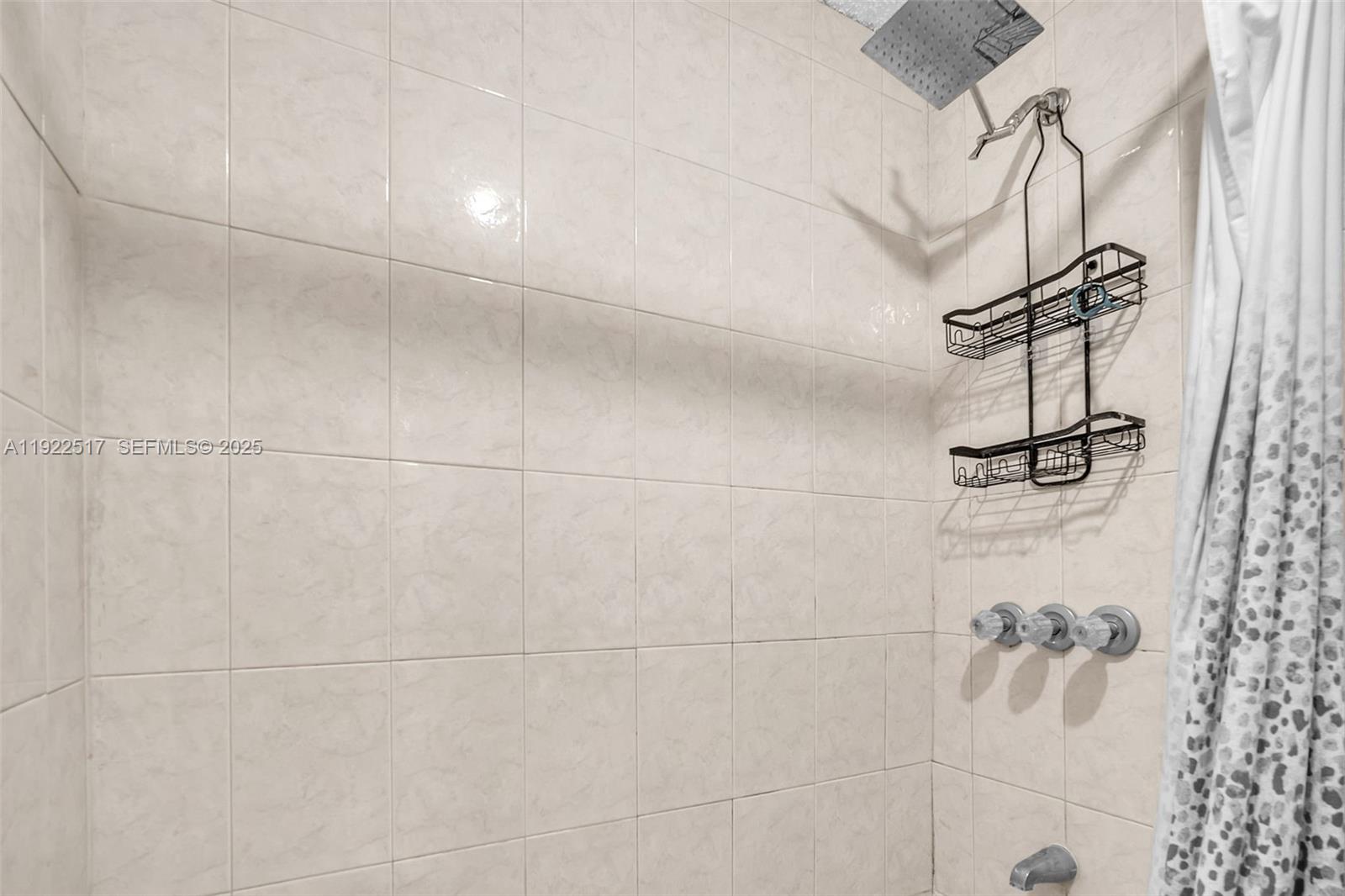 COUNTRY LAKE MANORS SEC 3 - Residential