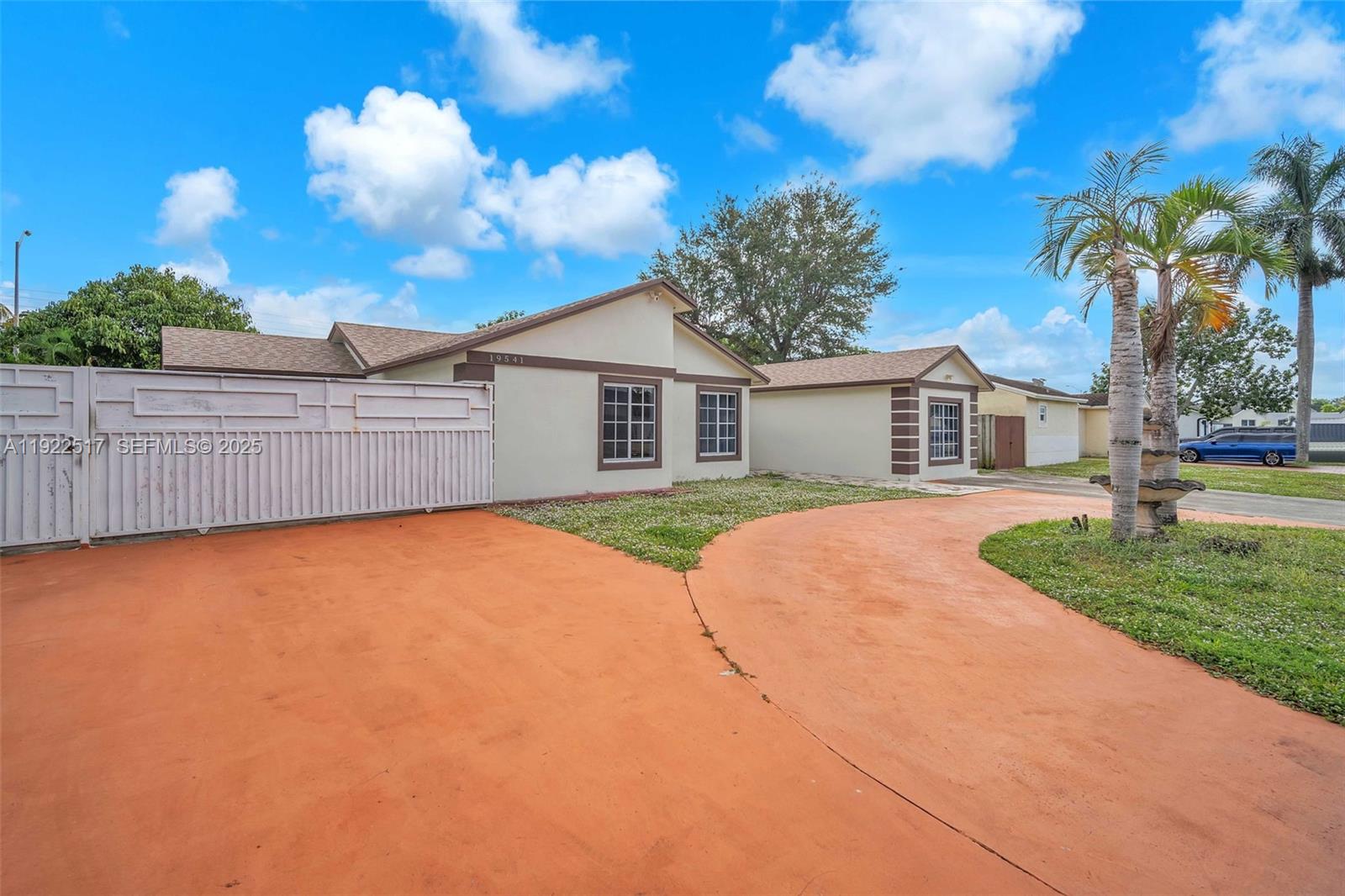 COUNTRY LAKE MANORS SEC 3 - Residential