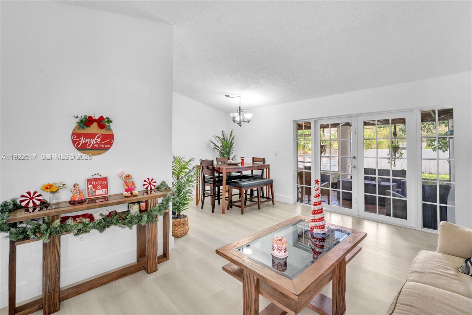 COUNTRY LAKE MANORS SEC 3 - Residential