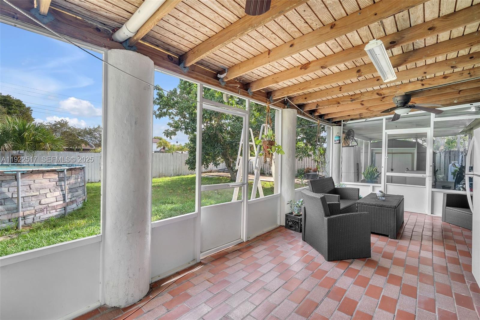 COUNTRY LAKE MANORS SEC 3 - Residential