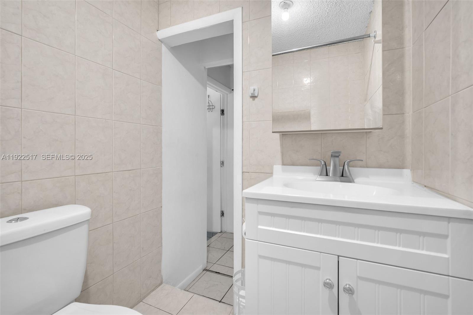 COUNTRY LAKE MANORS SEC 3 - Residential