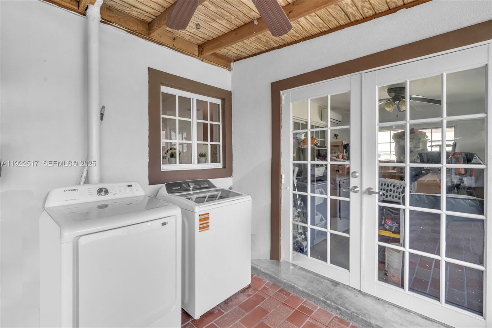 COUNTRY LAKE MANORS SEC 3 - Residential