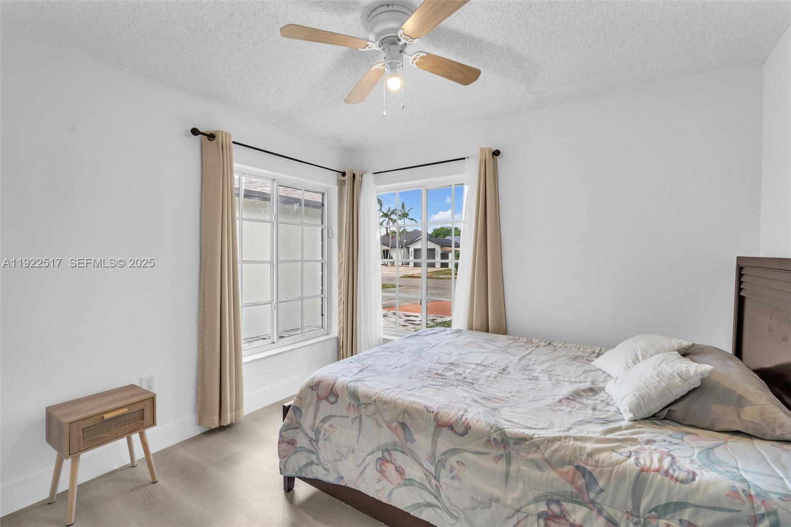 COUNTRY LAKE MANORS SEC 3 - Residential