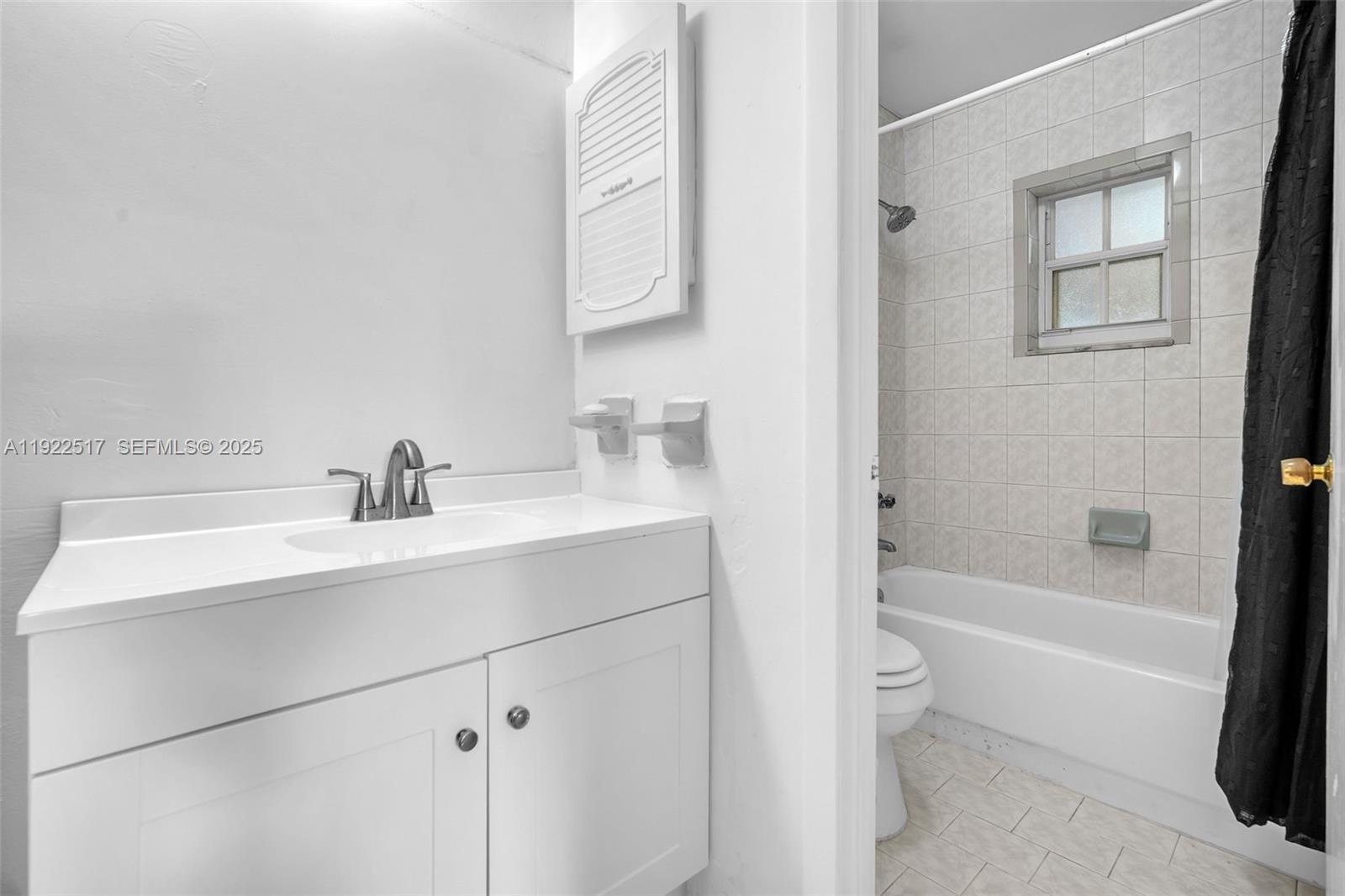 COUNTRY LAKE MANORS SEC 3 - Residential