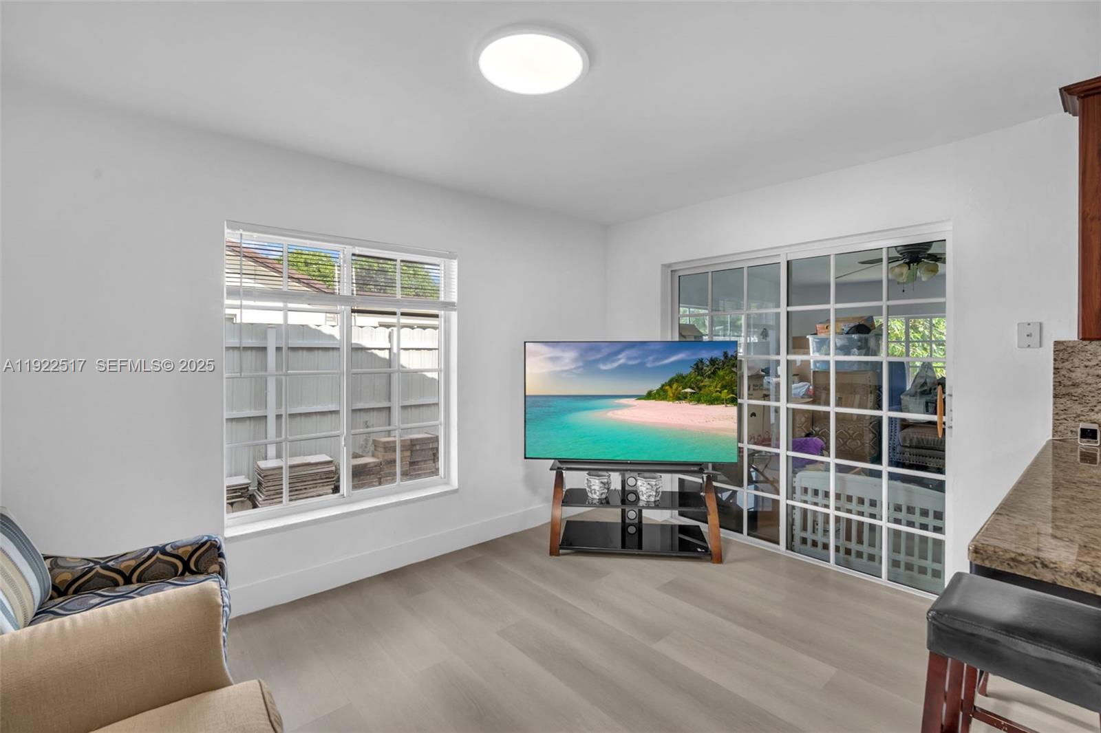 COUNTRY LAKE MANORS SEC 3 - Residential