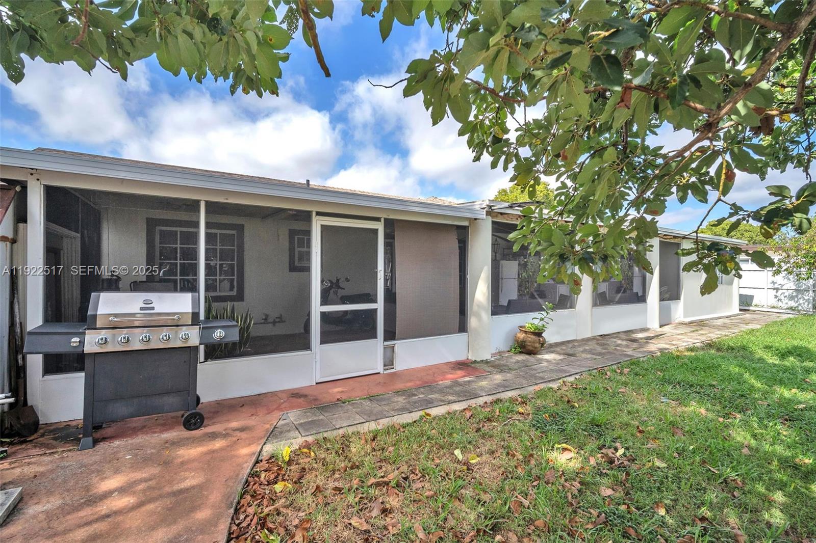 COUNTRY LAKE MANORS SEC 3 - Residential