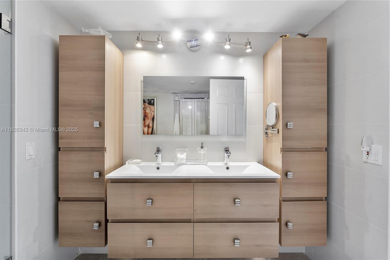 LA FONTANA CONDO - Residential