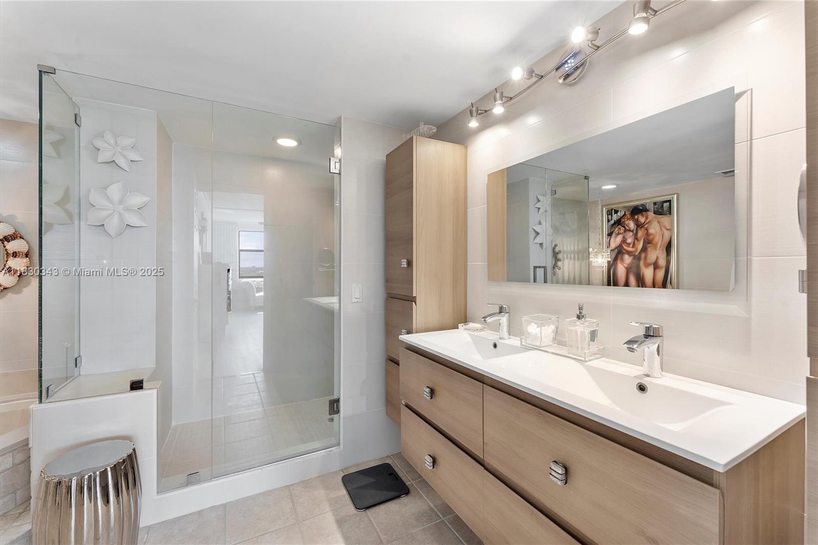 LA FONTANA CONDO - Residential