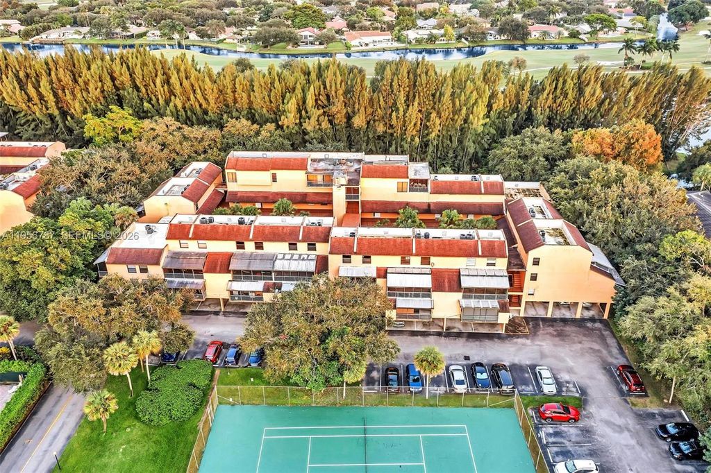 Photo of 400 Commodore Dr #215, Plantation, FL 33325 (MLS # A11956787)