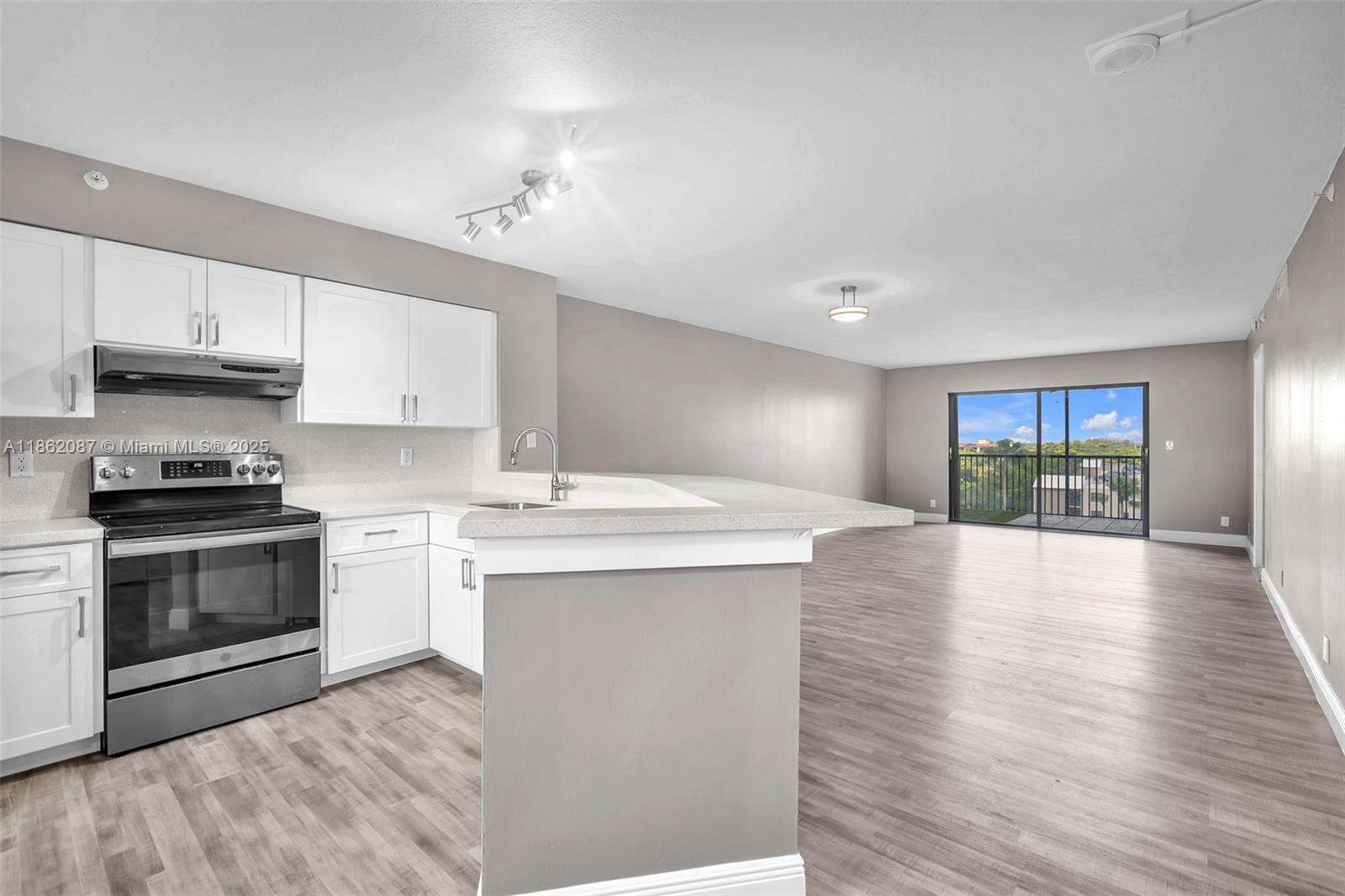 Condo building with reserves and DOES NOT require 20% down. 2Bed 2Bath Fully renovated condo on the 8th floor, located in Cypress Bend of Pompano Beach, just walking distance from "The Pomp" the Newest community development that will land new shops, dining, high end condo units and daily entertainment, with Top Golf and Harrahs casino already open for business The Pomp is expected to be complete by the top of 2027. This property is centrally located between I95 and The Floridas Turnpike. Schedule your showing today. Show Assist, text listing agent with any questions.