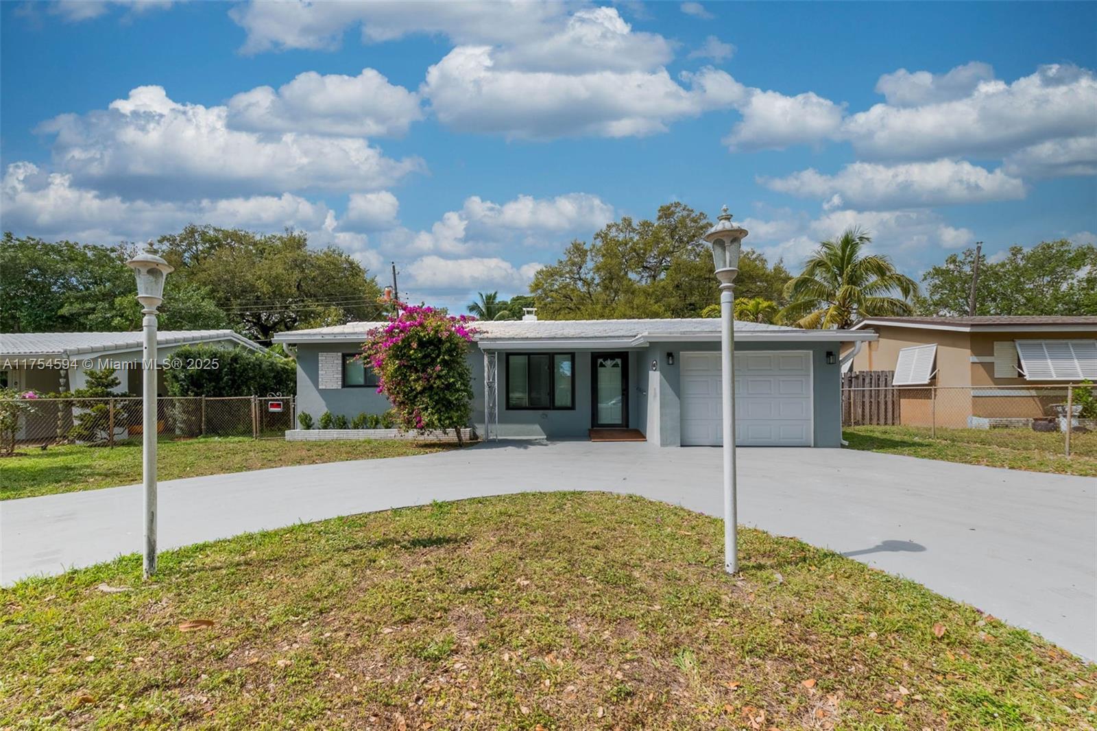 4521 SW 25th Ter