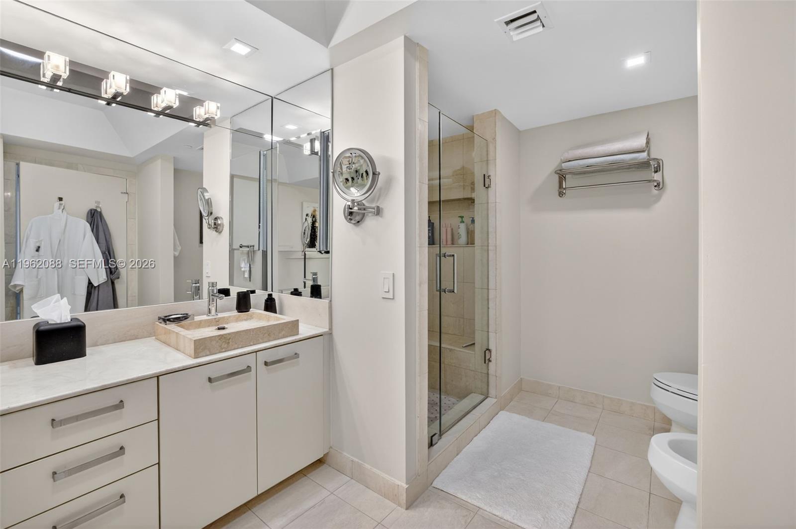 2000 ISL BLVD WILLIAMS IS - Residential Lease