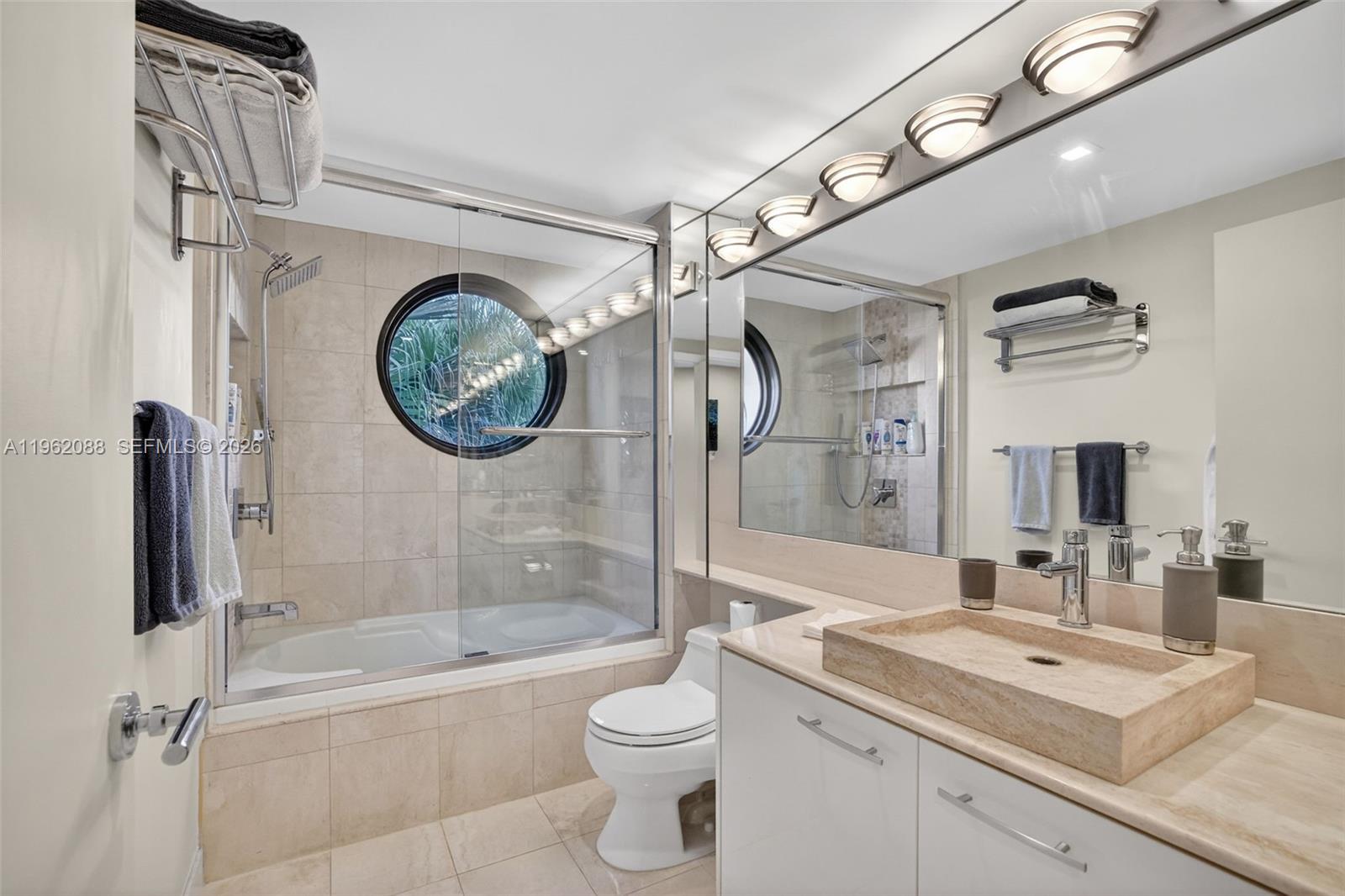 2000 ISL BLVD WILLIAMS IS - Residential Lease