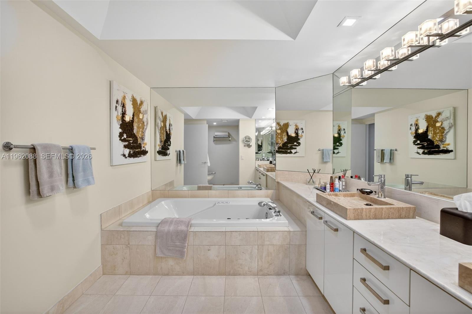 2000 ISL BLVD WILLIAMS IS - Residential Lease