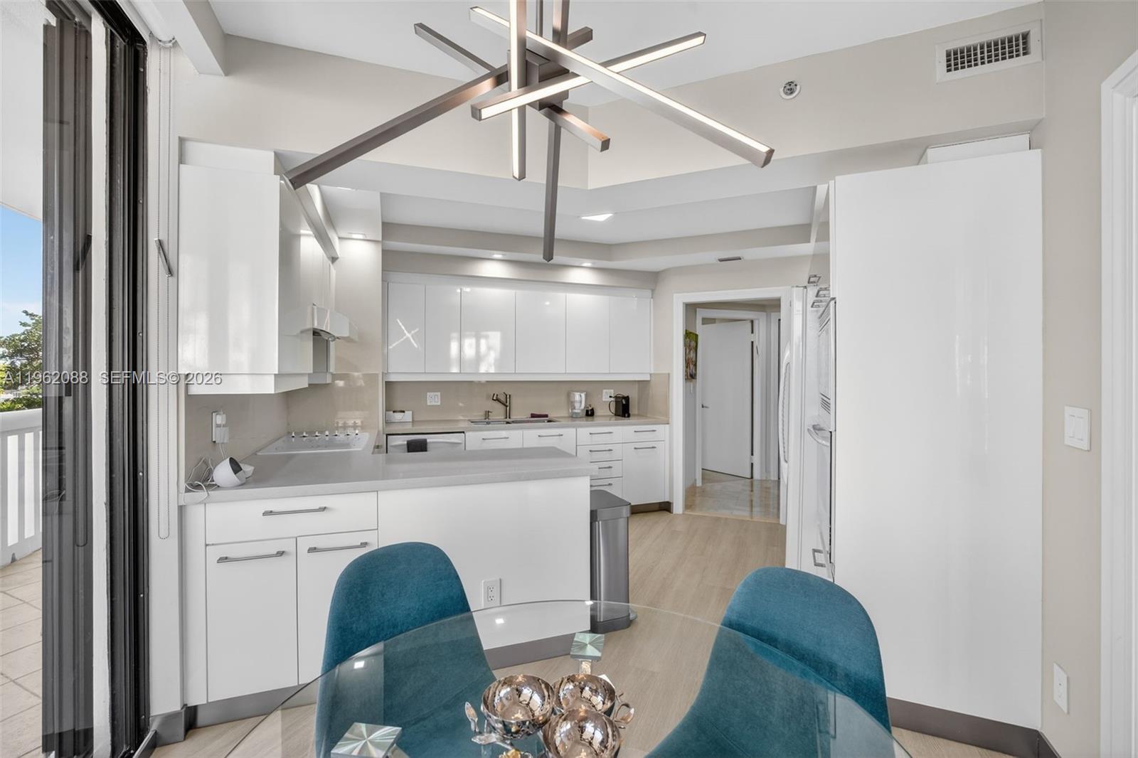 2000 ISL BLVD WILLIAMS IS - Residential Lease