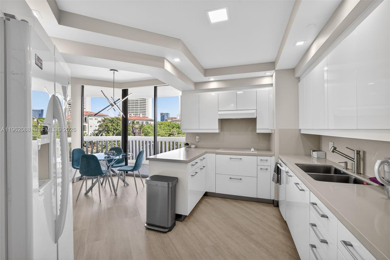 2000 ISL BLVD WILLIAMS IS - Residential Lease