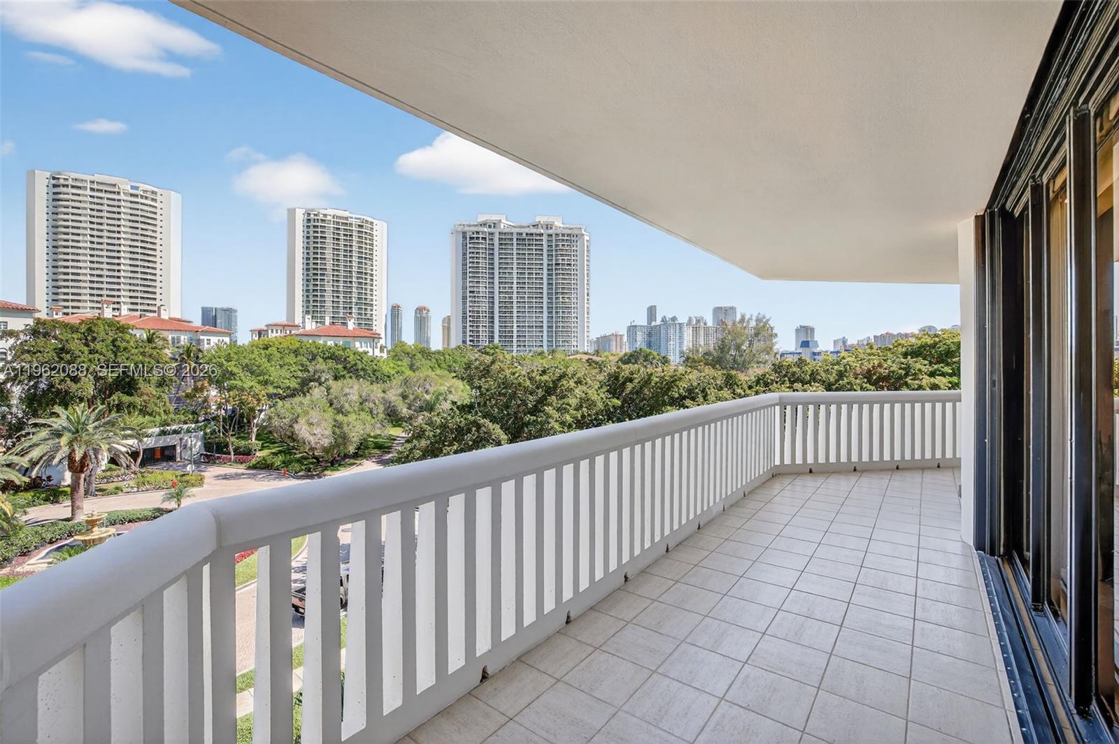 2000 ISL BLVD WILLIAMS IS - Residential Lease