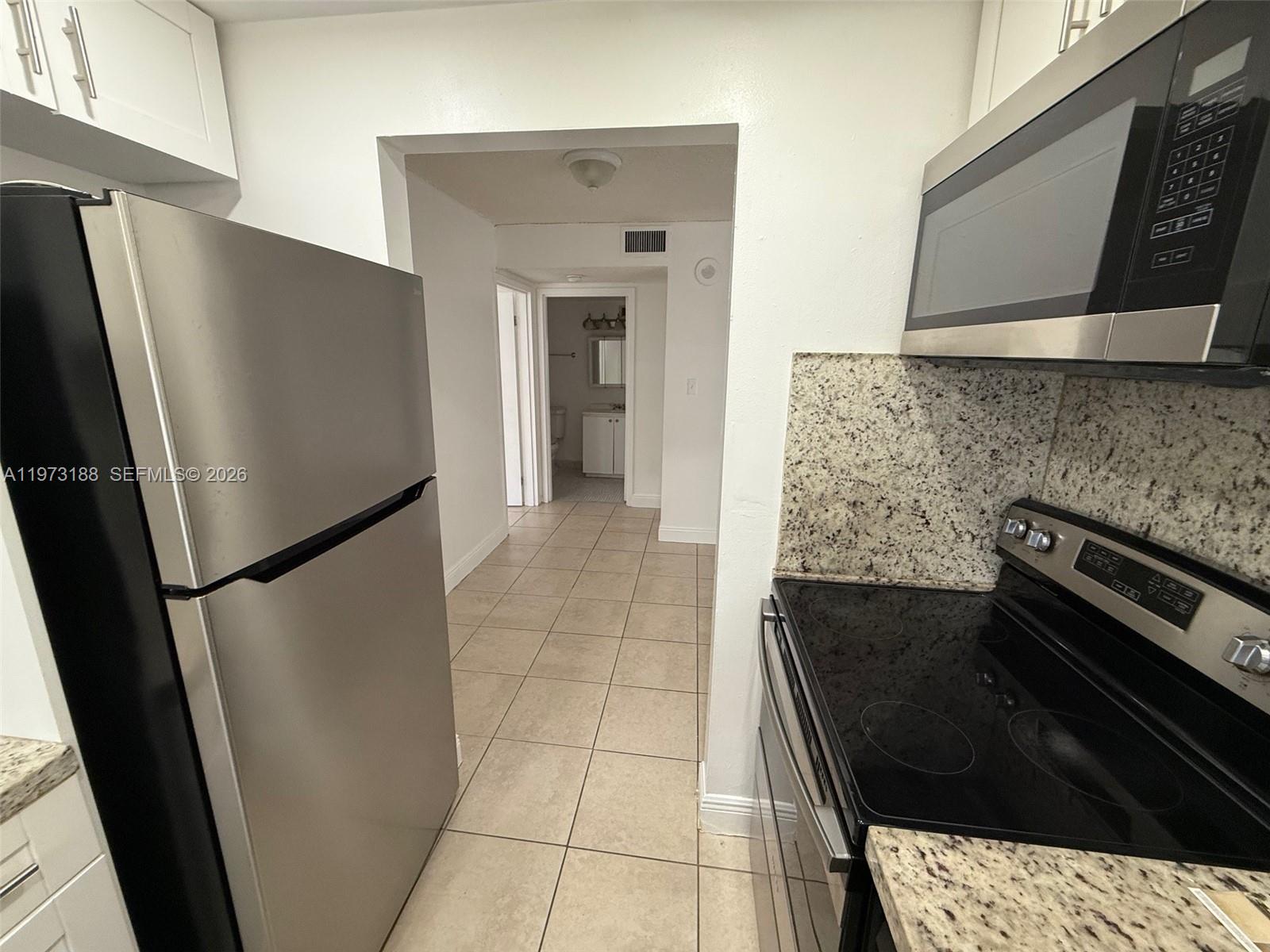 PLAZA OF AMERICAS CONDO P - Residential Lease