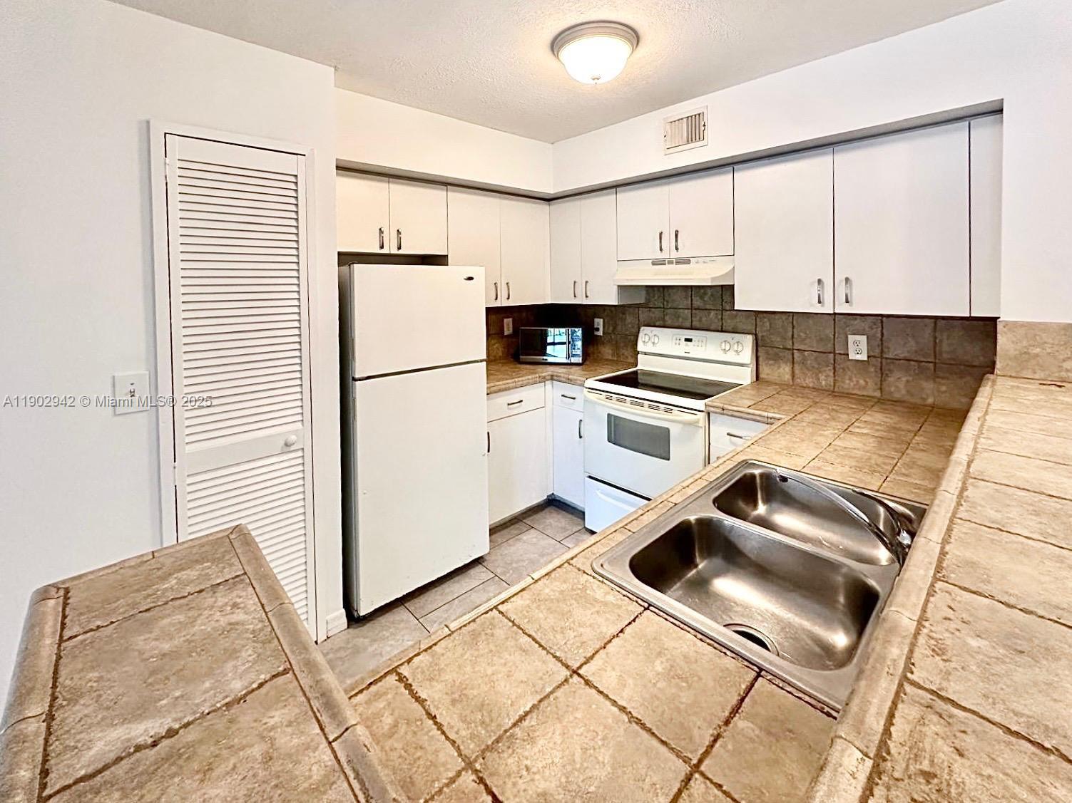 MILANO CONDO - Residential Lease