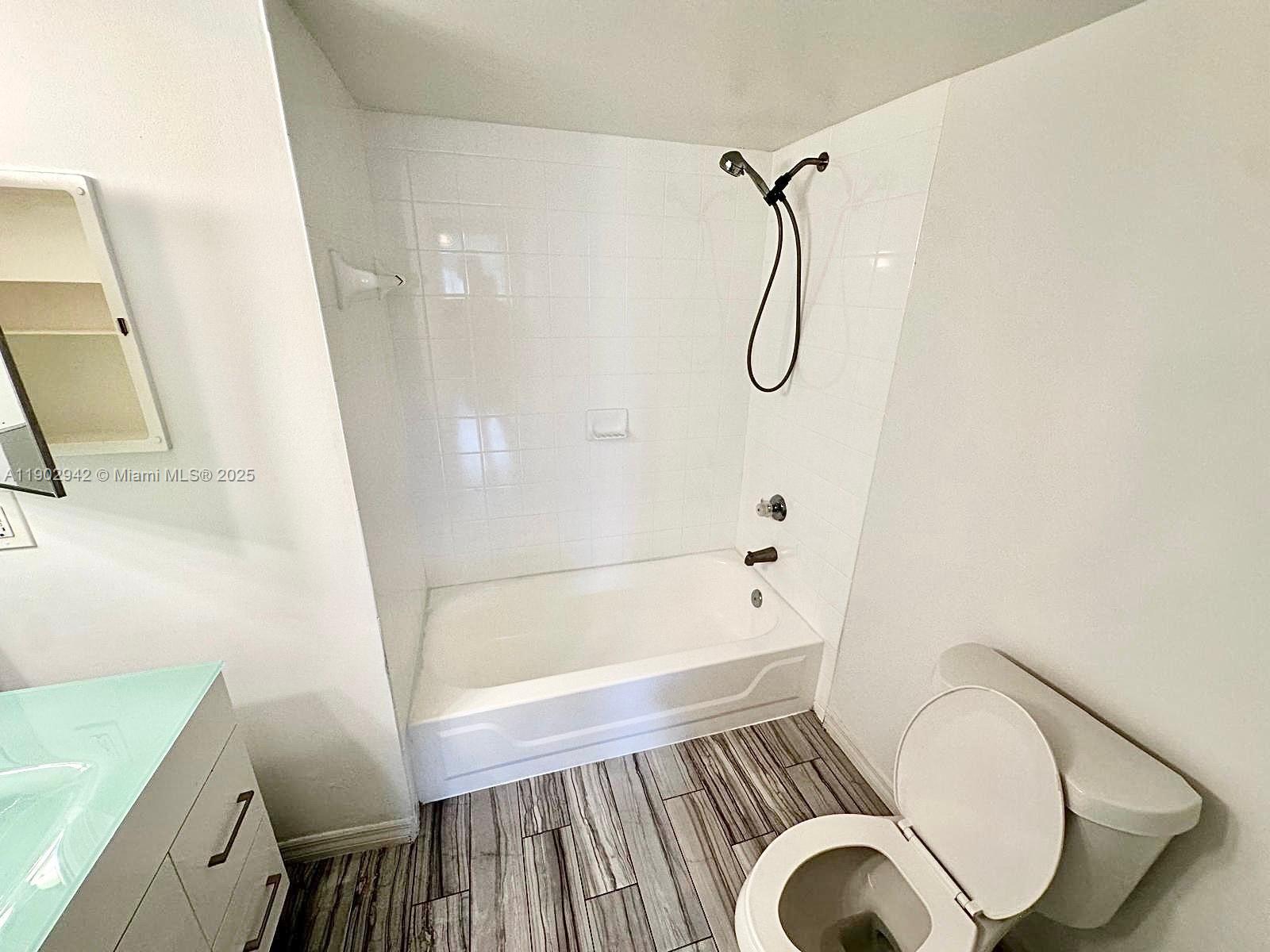 MILANO CONDO - Residential Lease