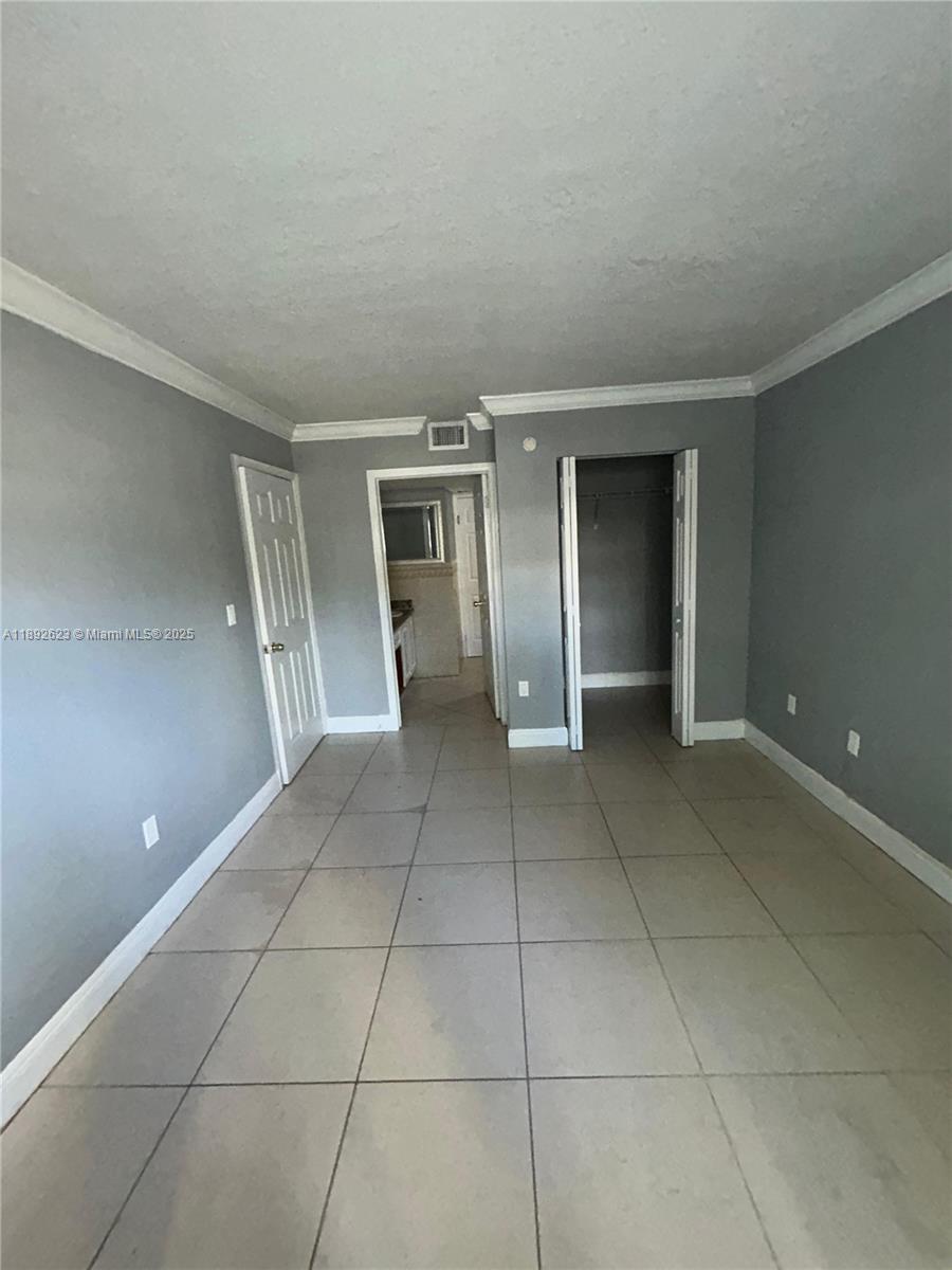 KENDALL LAKE TOWERS CONDO - Residential Lease
