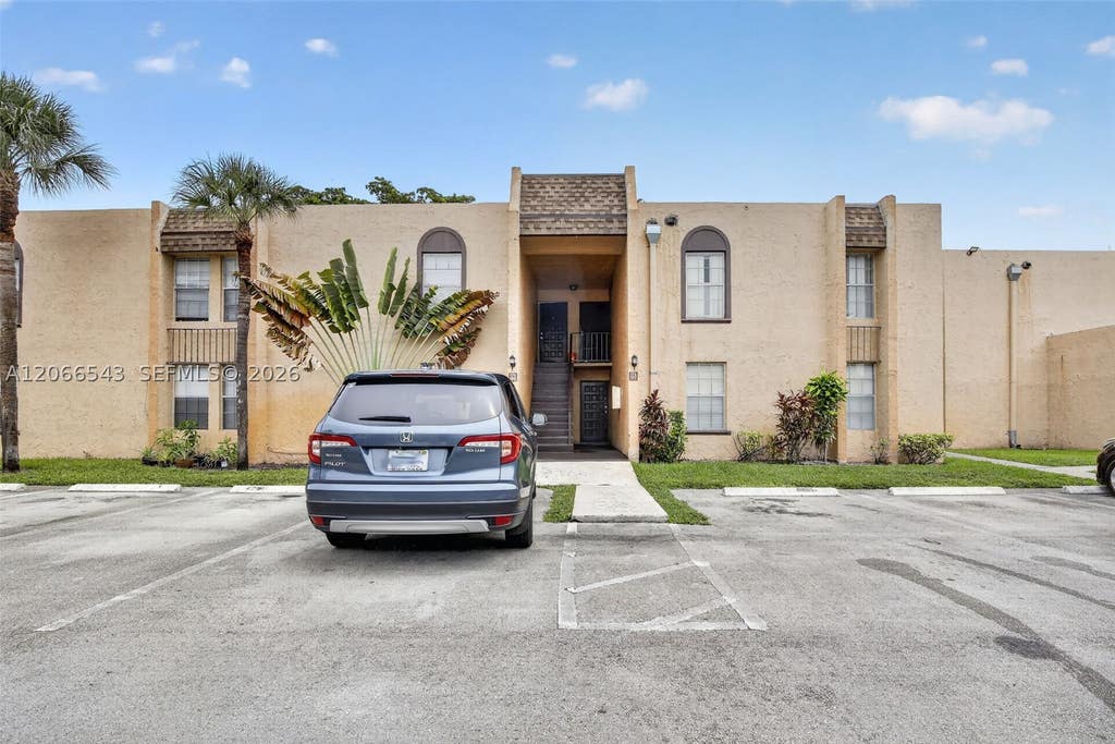 Photo of 4241 NW 19th St #172, Lauderhill, FL 33313 (MLS # A12066543)