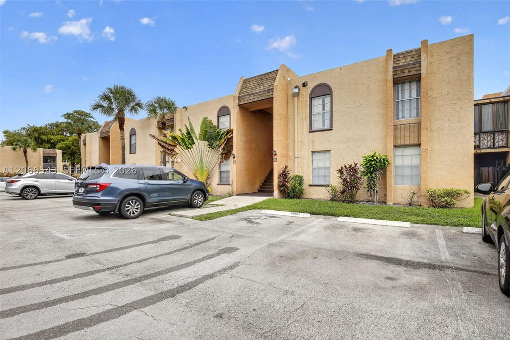Photo of 4241 NW 19th St #172, Lauderhill, FL 33313 (MLS # A12066543)